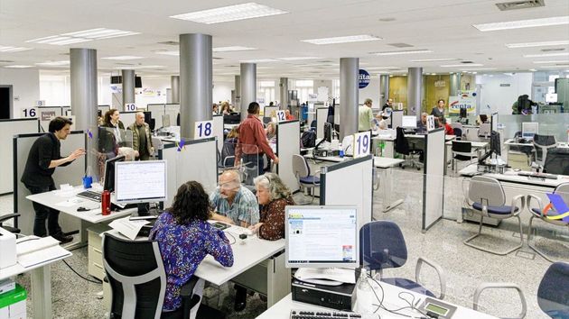 Estos son los funcionarios que más dinero ganan en España en 2025