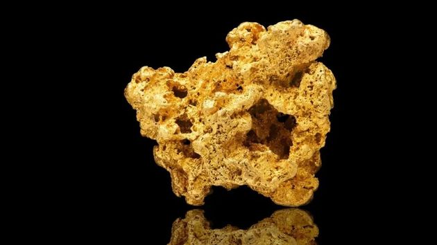 Una pareja encuentra una pepita de oro que pesa más de 4 kilos y que podría valer medio millón de euros