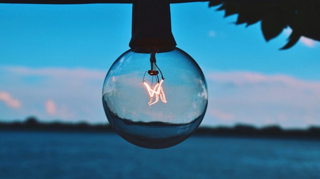 Precio de la luz lunes, 2 de junio de 2025: estas serán las horas más baratas y caras para ahorrar