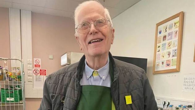 Tengo 93 años y sigo trabajando en el supermercado: “es muy divertido” y no quiero jubilarme