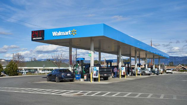 Adiós a las gasolineras en Estados Unidos: Walmart, Costco y Dollar copian el modelo español de Carrefour