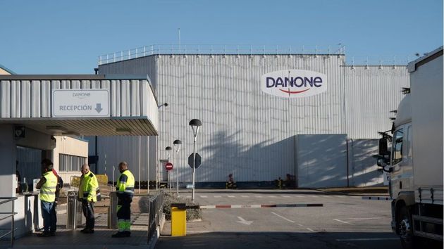 Danone busca personal para trabajar por todo el mundo: pagan plus de residencia y hay teletrabajo