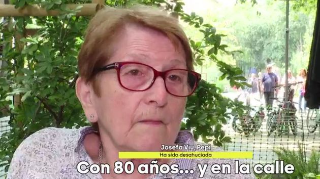 Una jubilada que cobra 800 euros de pensión se queda en la calle: los herederos del piso donde vivía en alquiler quieren venderlo