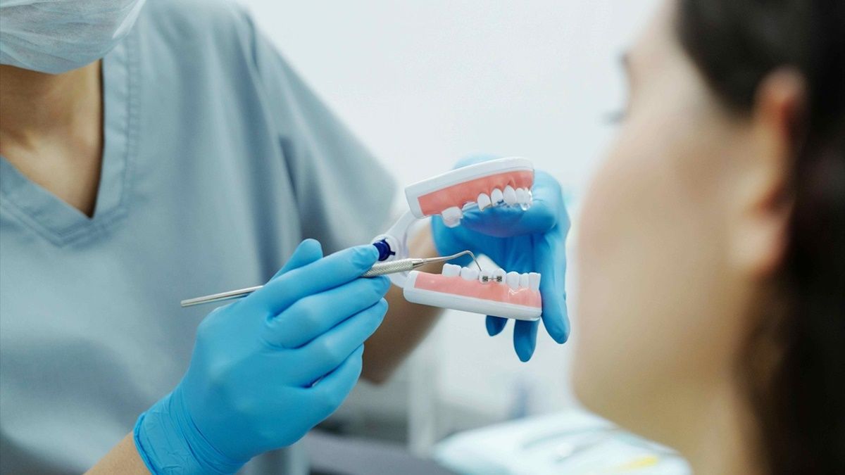 Mujer en el dentista