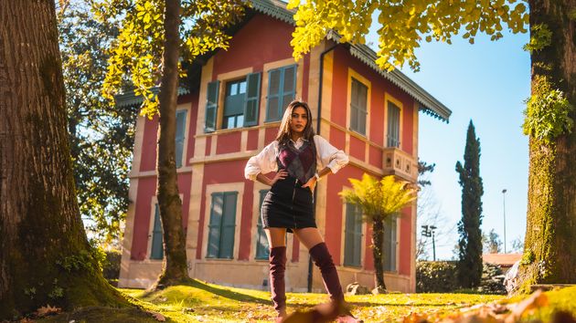 Su hija de 18 años dice que tiene dinero, no la cree y cuando se da cuenta ya ha comprado una casa de 240 metros cuadrados