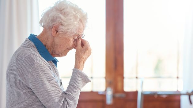Una jubilada de 88 años tiene que volver a trabajar para sobrevivir: "he perdido todos mis ahorros"