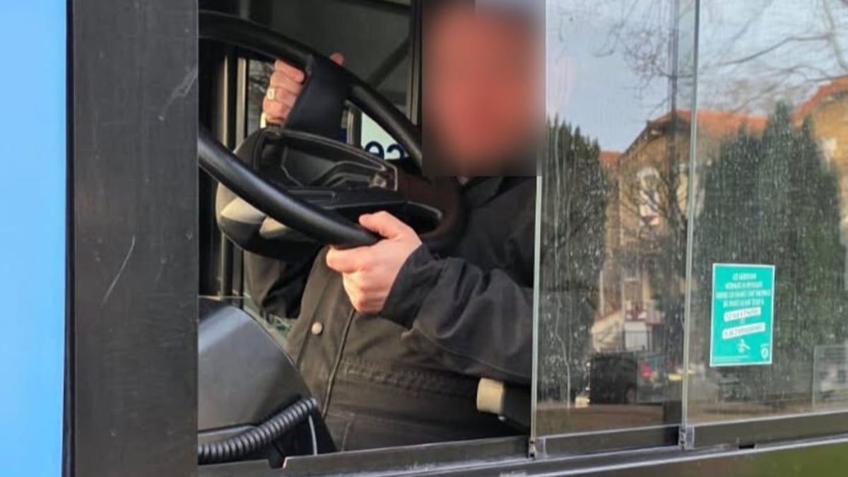 El volante se solto mientras conducía el autobús