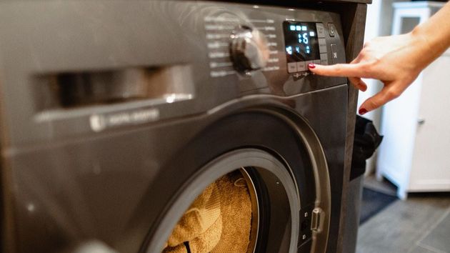 Precio de la luz martes 10 de junio de 2025, por horas: cuándo es más barata y más cara en el día