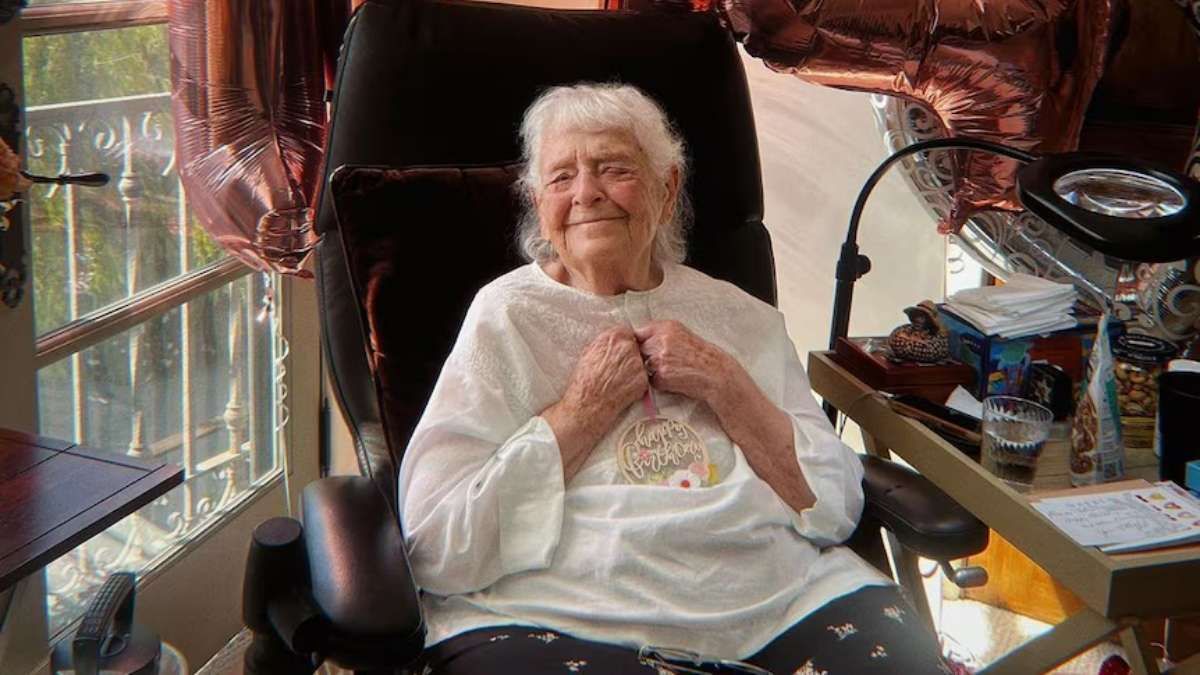 La abuela Thelma La abuela Thelma con los estafadores