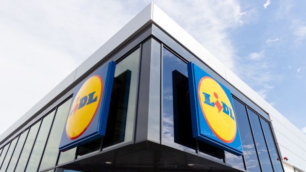 Las tenacillas más baratas están en Lidl y te dejan las ondas de playa más deseadas