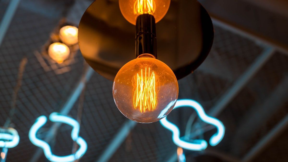 Precio de la luz jueves, 12 de junio de 2025 Bombilla encendida