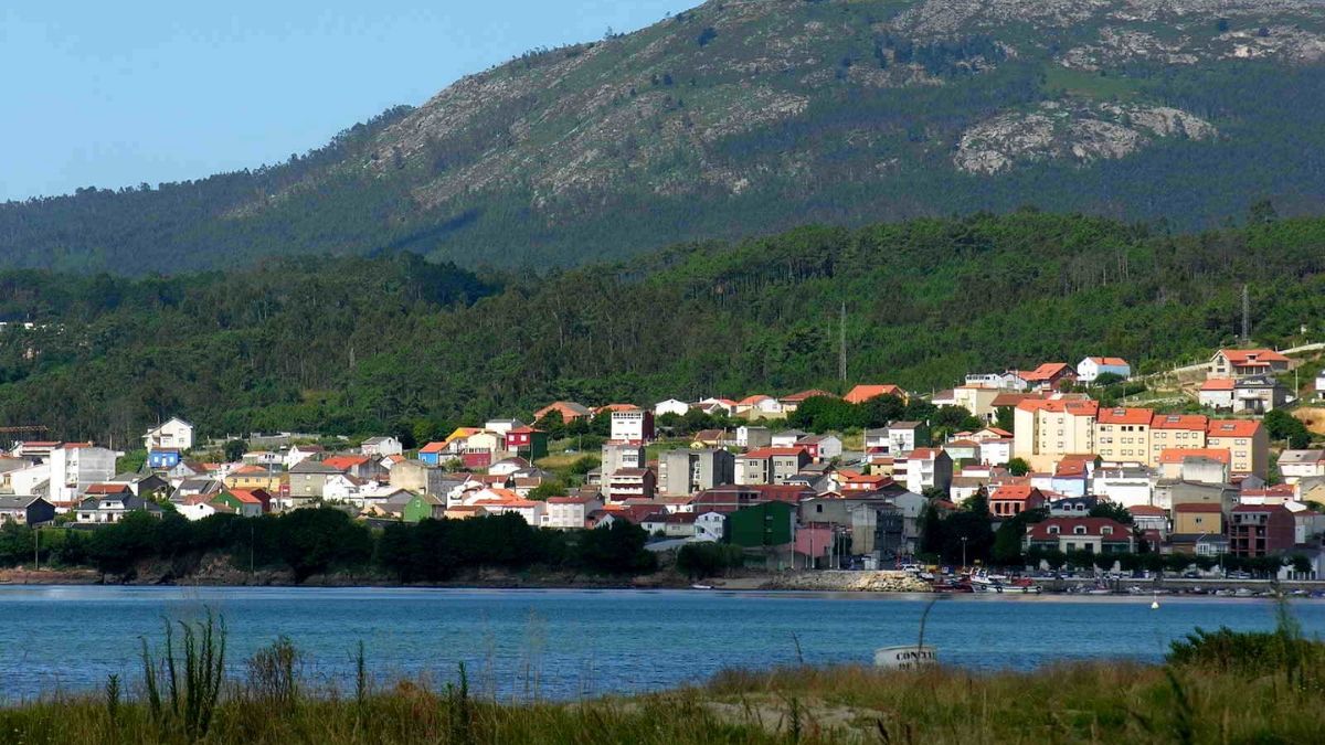 Un bonito pueblo marinero de Galicia busca 300 vecinos que quieran impulsar la economía y el empleo local Boiro