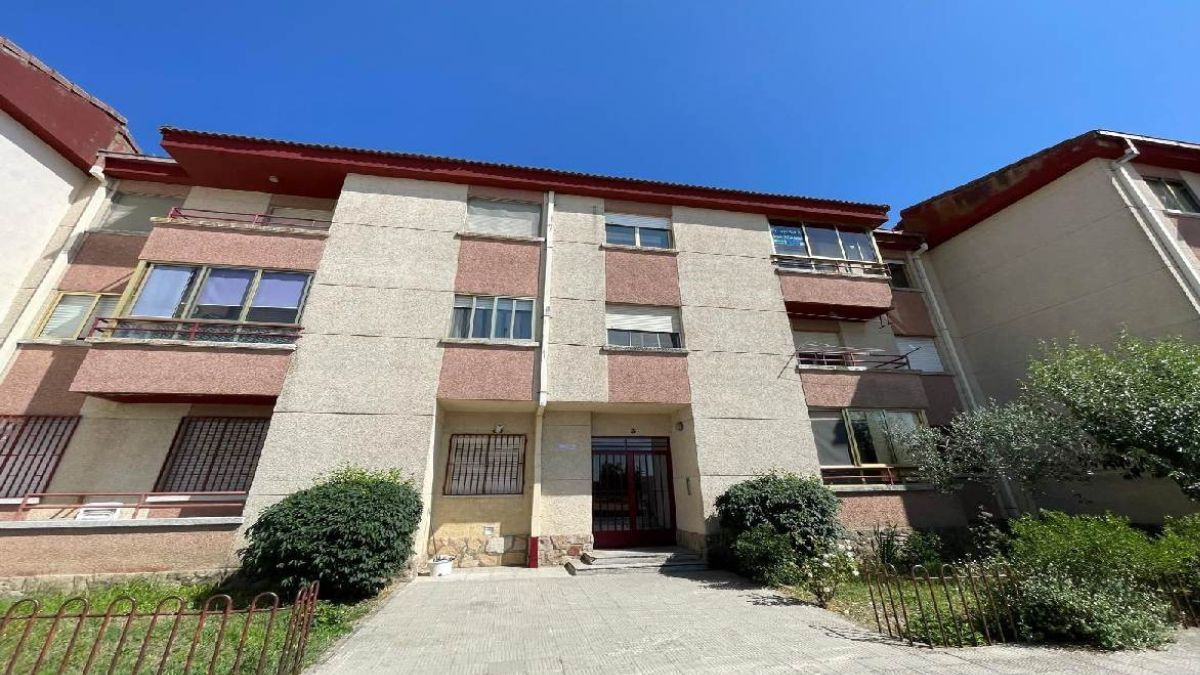 Fachada de un piso en venta del Banco Santander Fachada de un piso en venta del Banco Santander
