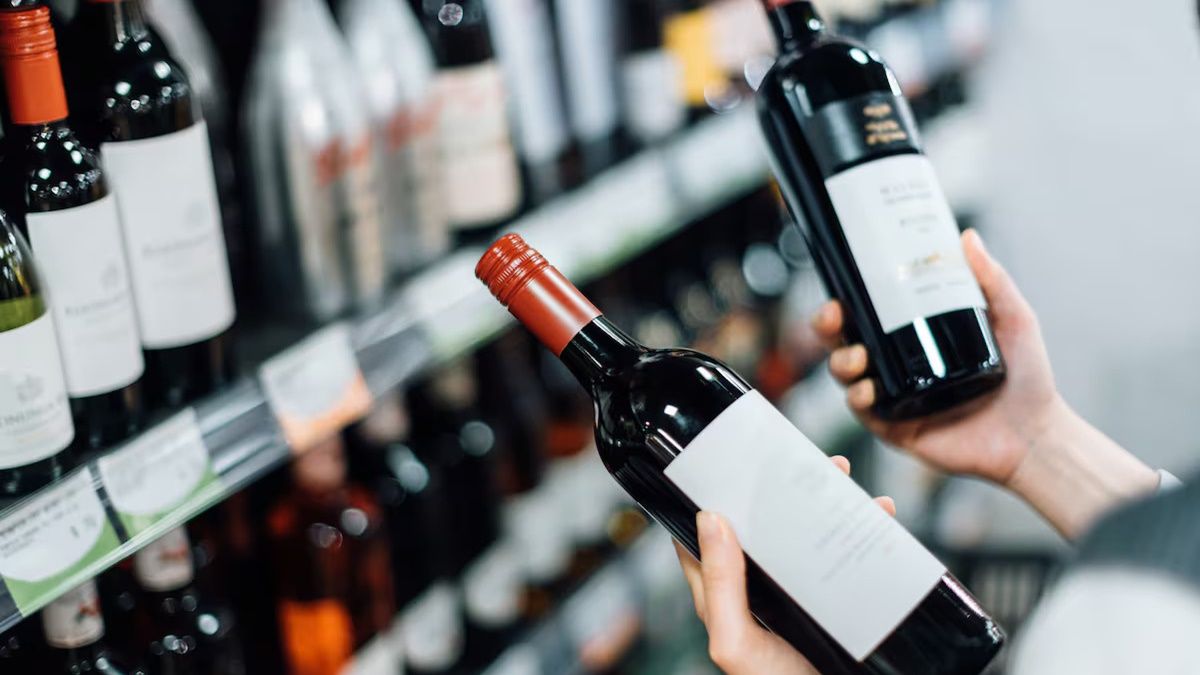 De Aldi a Mercadona: los 3 vinos de supermercado por menos de 10 euros que "podrían estar en la carta de un restaurante con estrella" De Aldi a Mercadona: los 3 vinos de supermercado por menos de 10 euros que "podrían estar en la carta de un restaurante con estrella"