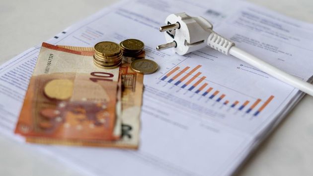 Cuatro electrodomésticos que debes desconectar si quieres reducir tu factura de la luz este verano
