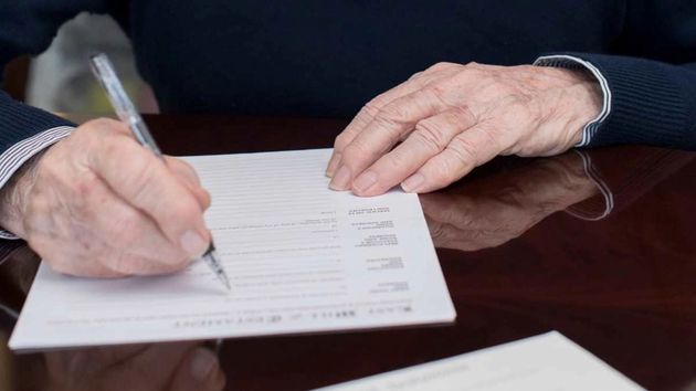 Renuncian a la herencia de su madre en favor de sus otros hermanos a cambio de unos bienes que nunca reciben y la justicia lo rechaza: acaban todos en los tribunales