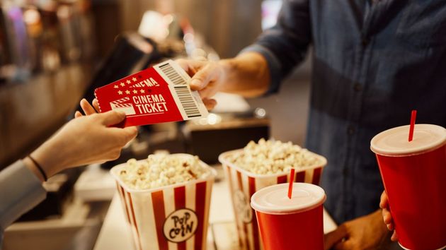Los nacidos en 2007 ya pueden solicitar el Bono Cultural Joven: 400 euros para gastar en cine, libros o suscripciones