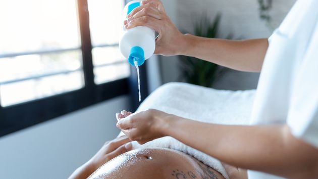 Leche para masaje en un centro
