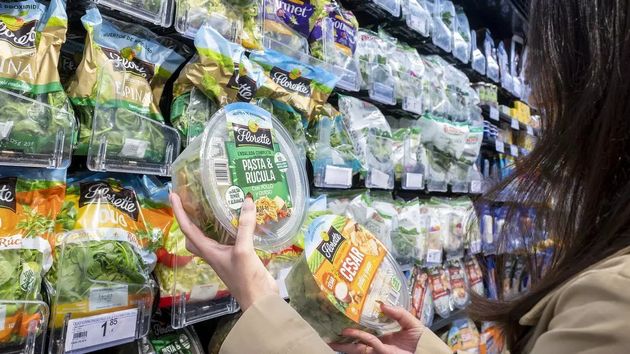 Alerta sanitaria en toda Europa: detectan un parásito en estas bolsas de ensalada listas para comer