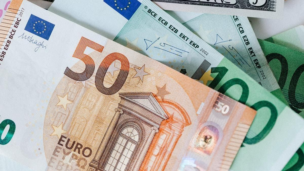 Esto es lo más inteligente que puedes hacer el día de cobro, según los expertos en finanzas