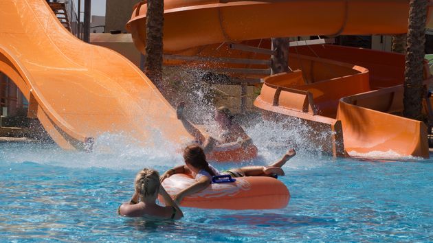 Estos son los 10 parques acuáticos gratuitos para llevar a los niños este verano 2025