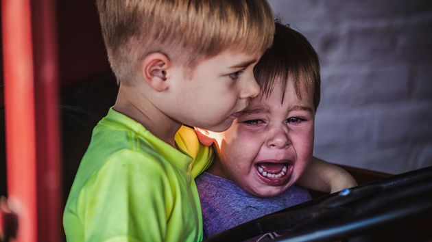 Un padre vacía las cuentas de ahorro de sus hijos, se compra un coche y ahora el tribunal ordena que sea el banco el que lo devuelva