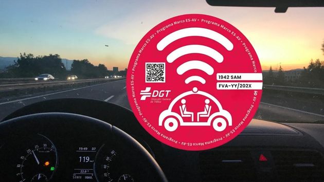 La nueva etiqueta roja de la DGT