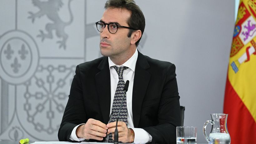 El Gobierno autoriza la OPA de BBVA al Sabadell pero tendrán que ser identidades independientes al menos durante 3 años El Gobierno autoriza la OPA de BBVA al Sabadell pero tendrán que ser identidades independientes al menos durante 3 años