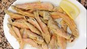 Pescado frito en un bar de Andalucía