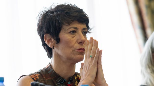 El Gobierno lucha contra la brecha de género en las pensiones pero 'condena' a las mujeres a cobrar hasta un 30% menos