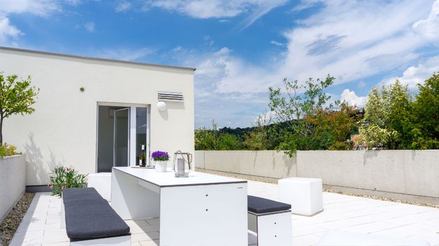 Idealista vende un ático en buen estado con 3 habitaciones y una gran terraza por menos de 40.000 euros