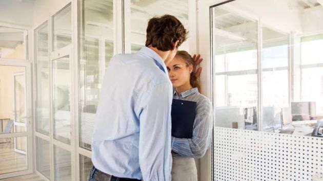 Despedida por mantener una relación con su jefe: es improcedente y tendrán que pagarle más de 20.000 euros de indemnización