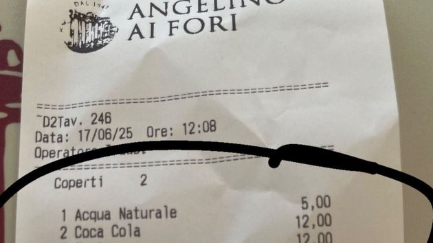 Va a tomarse algo frente al Coliseo en su primer día en Roma y lo que ocurre no lo olvidará jamás