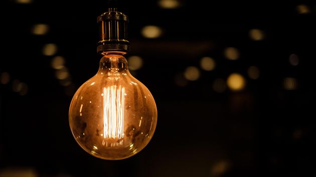 El precio de la luz hoy 1 de julio de 2025 por horas: las horas más baratas y caras dentro del PVPC