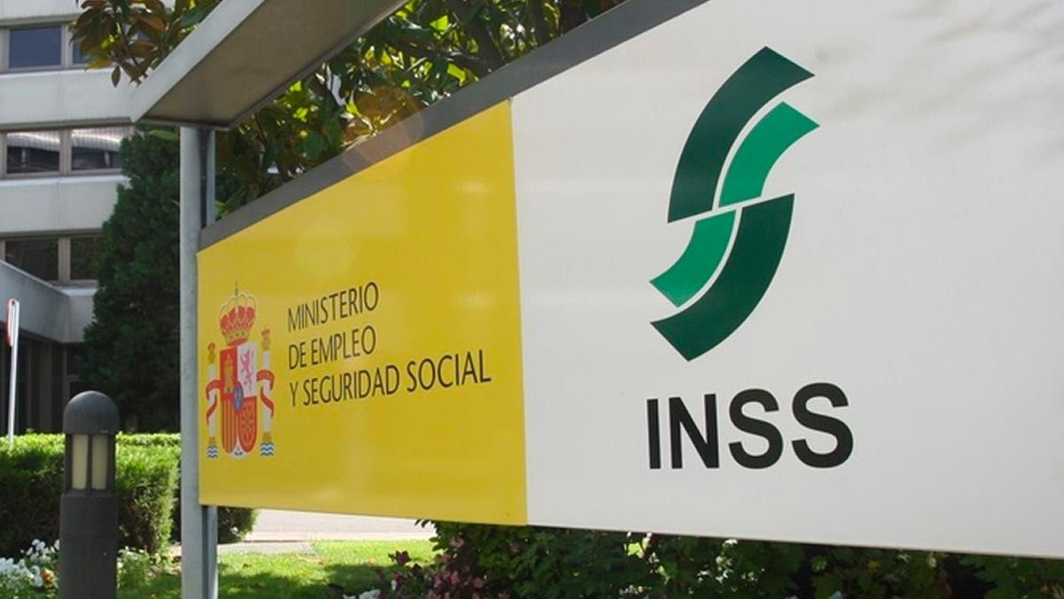 Cartel de una oficina del INSS Cartel de una oficina del INSS