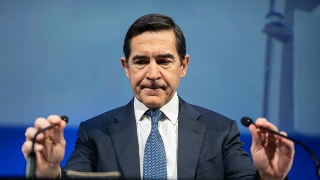 El BBVA decide mantener la OPA sobre el Banco Sabadell a pesar de las condiciones del Gobierno