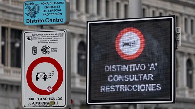 "Me están obligando a vender mi coche": las Zonas de Bajas Emisiones ya llegan a pueblos y pequeñas ciudades