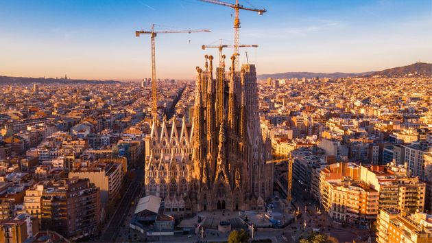 Condenan a la Sagrada Familia por esperarse y despedir a una empleada justo al día siguiente de acabar su protección por tener un hijo
