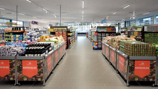 Este supermercado se hace viral por vender helados para perros por menos de 2 euros: no es ni Lidl ni Mercadona pero está en toda España