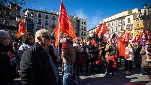 Los sindicatos se movilizan ante Hacienda para exigir el cumplimiento de los acuerdos con los empleados públicos: “no descartan” ir a huelga