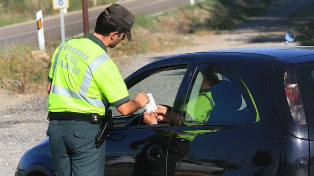Cuidado con dónde aparcas en la costa este verano: las multas llegan a los 6.000 euros