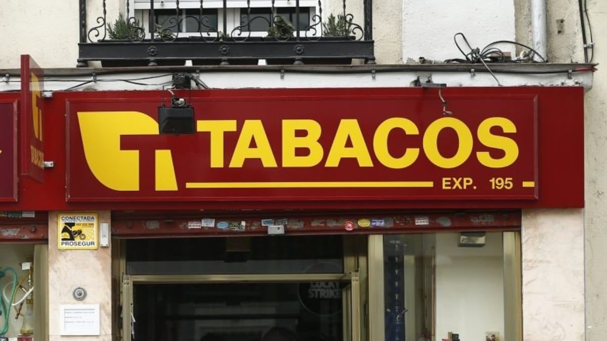 Un estando de venta de tabaco Un estando de venta de tabaco