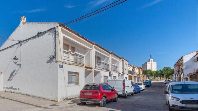 Solvia ofrece rebajado un chalet de 3 habitaciones con patio y terraza por solo 39.000 euros