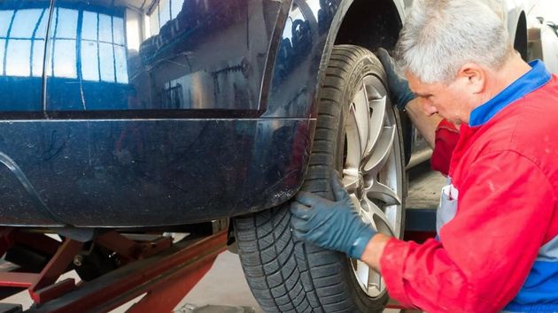 Un trabajador del sector de la automoción
