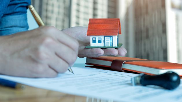 Firma documentos de la herencia de una vivienda