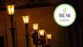 Unas farolas en la calle y el precio de la luz