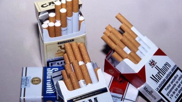 Cajetillas de tabaco de varias marcas