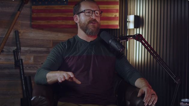 Ben Gillenwater, experto en crianza digital habla sin pelos en la lengua: "si tu hijo hace esto con un móvil, su salud mental estará en peligro"