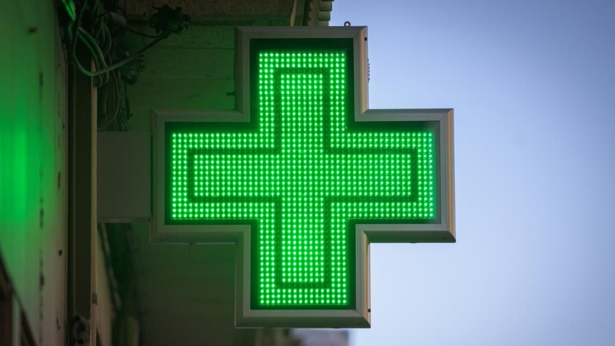 Fachada de una farmacia