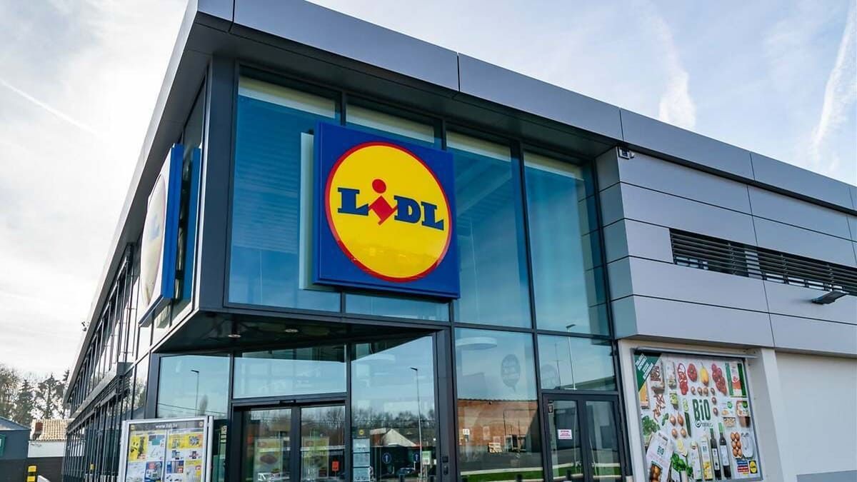 El nuevo helado de Lidl llega a España: está arrasando y cuesta menos de 3 euros Fachada de un supermercado Lidl
